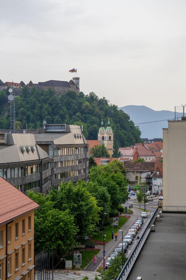 Elegant Tour As Studio Gilly With Open Views And A Balcony In The Center Любляна Экстерьер фото