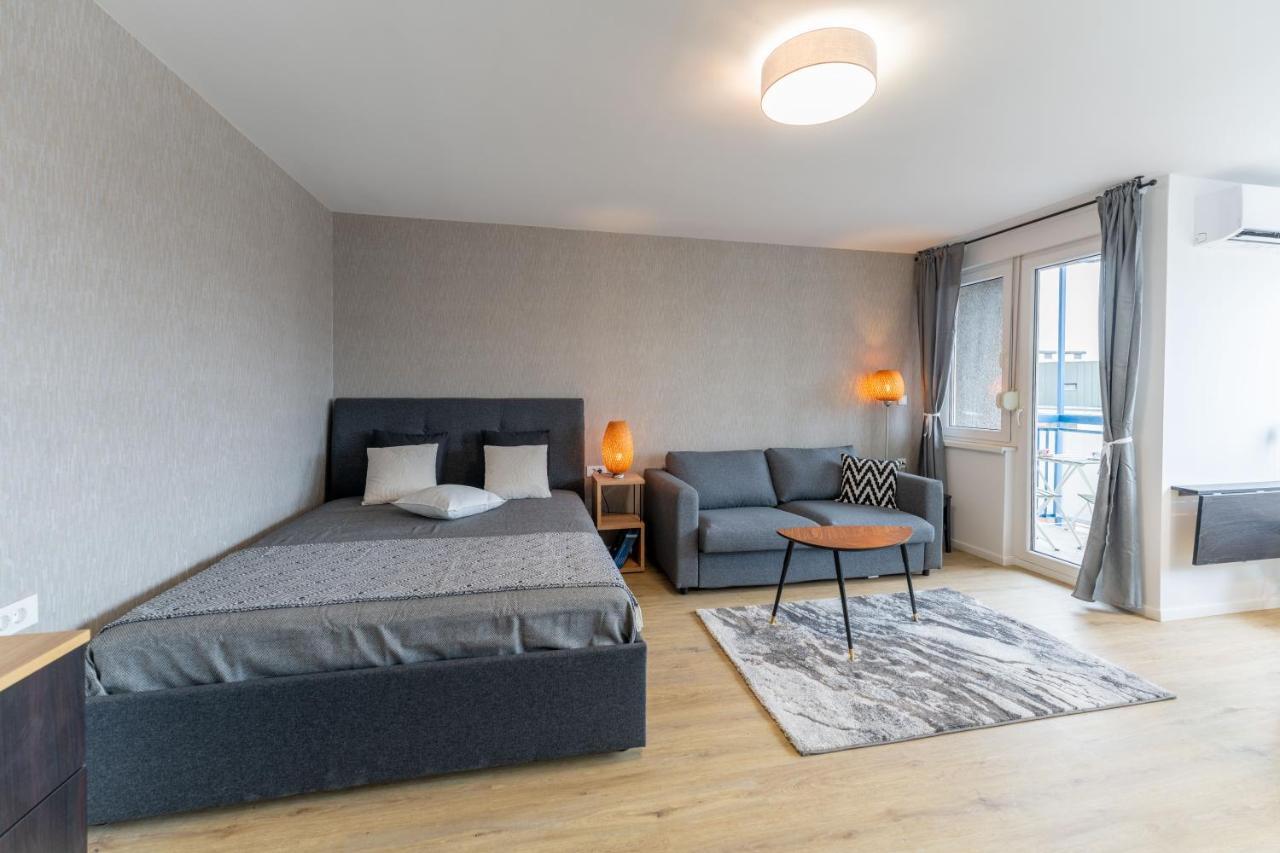Elegant Tour As Studio Gilly With Open Views And A Balcony In The Center Любляна Экстерьер фото